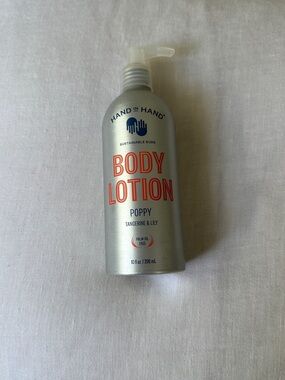 Poppy Body Lotion - Hand in hand